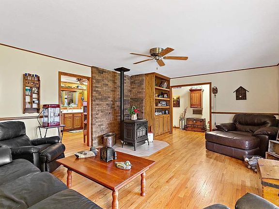 5th image of 3314 W 50th Ave
