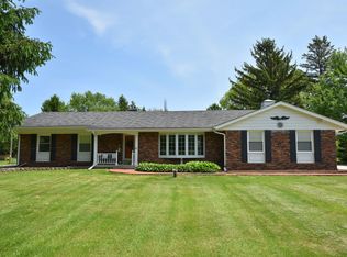 418 Vista View Dr, Cedarburg, WI 53012