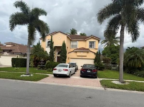 1021 NW 185th Ave, Pembroke Pines, FL 33029