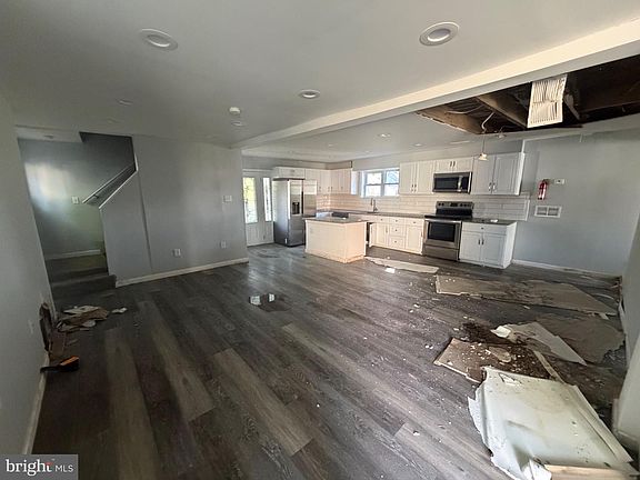 3rd image of 1057 South St