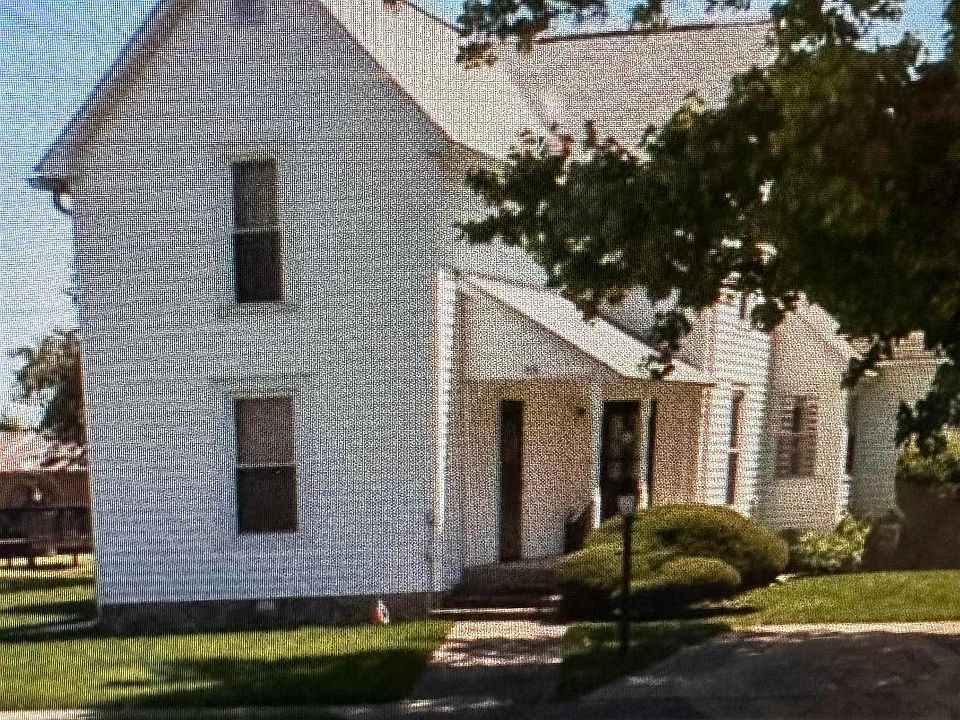 1st image of 109 N Benton St