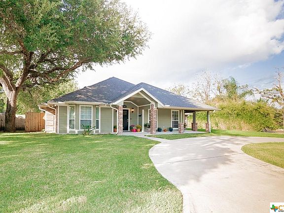 2nd image of 302 Lantana Ave