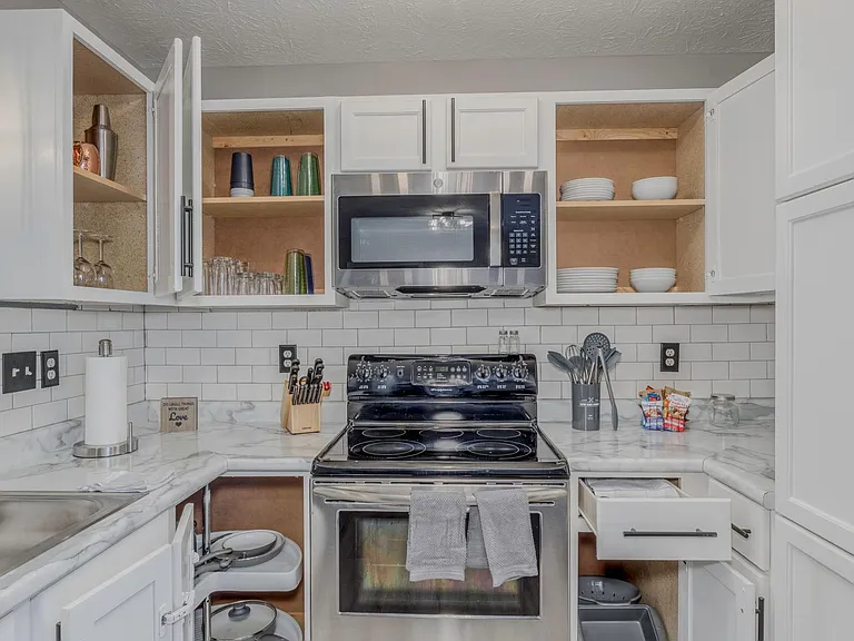 8126 Xenia Dr — Photo 9