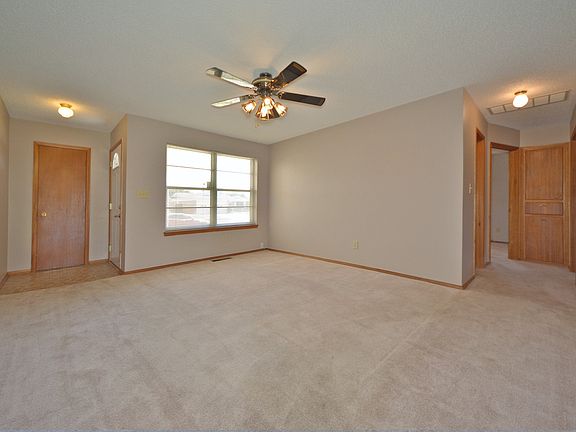 3rd image of 8813 S Victoria Dr