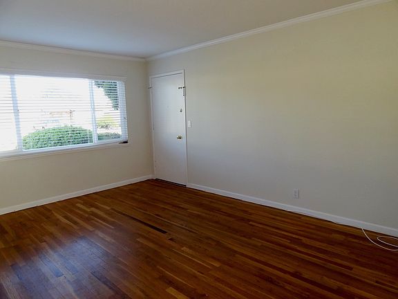 4th image of 410 Dunster Dr #410