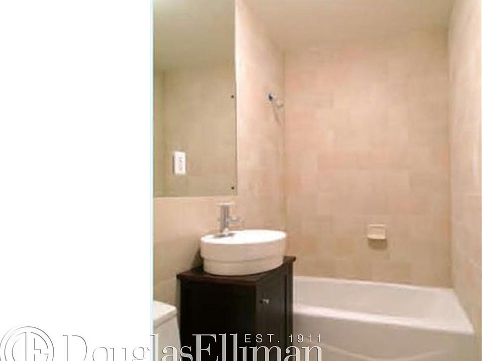 2nd image of 11 Irving Pl APT 3R