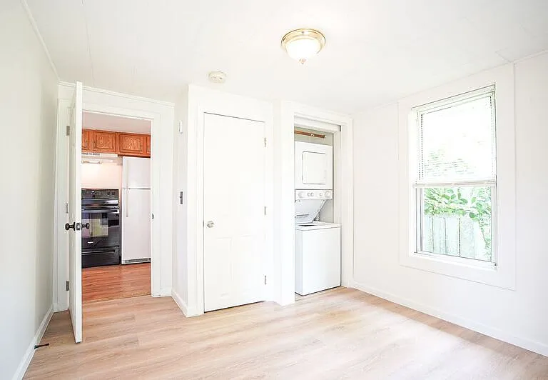 215 Eddy St — Photo 15