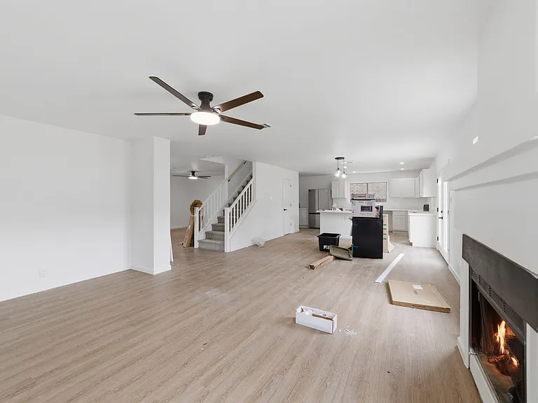 9202 Amber Rdg — Photo 4