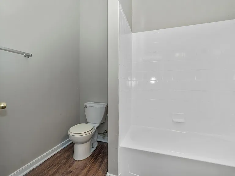 2413 Lamb Ave #4 — Photo 23