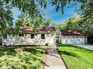 1515 Grandview Ave E, Maplewood, MN 55109