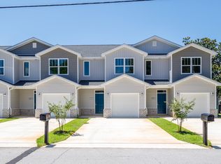 953 Skylark Rd, Mary Esther, FL 32569