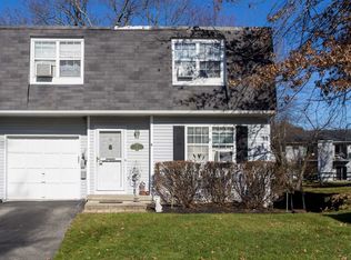 16 Sycamore Ct, Fishkill, NY 12524