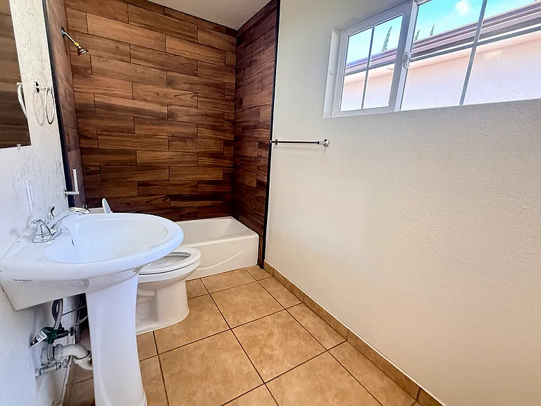 223 E Robinson Ave — Photo 24