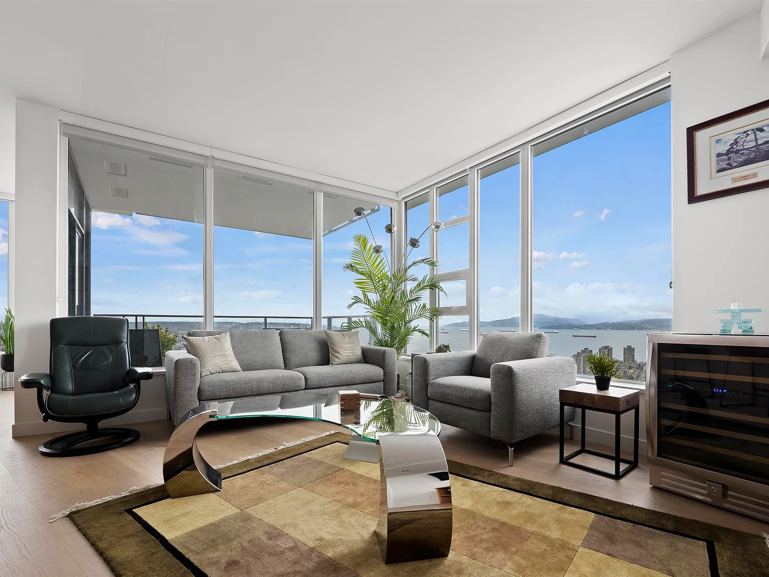 2 bed, 1500 sqft, $7,995 — Photo 3