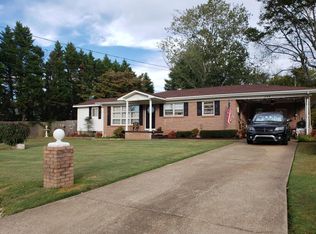 139 Glenwood St, Bruceton, TN 38317
