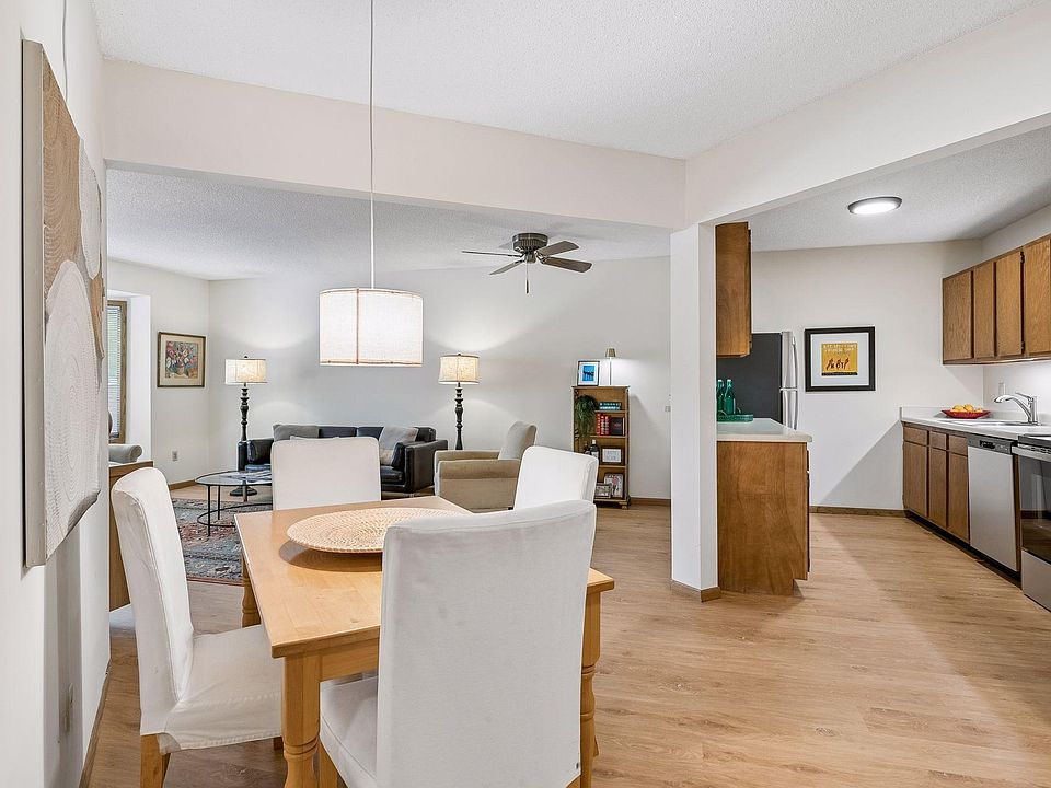 1st image of 2425 E Franklin Ave APT 209