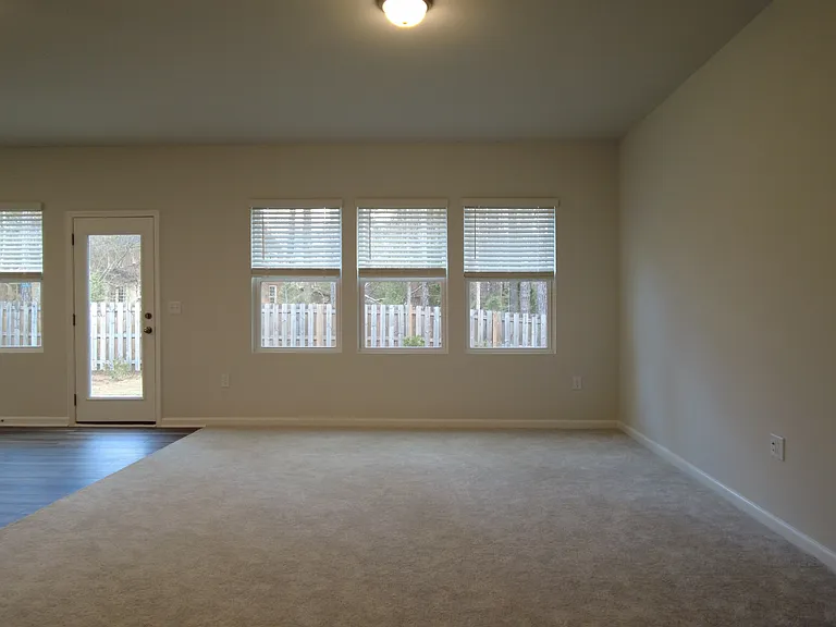 806 McKenzie Park Ter — Photo 15