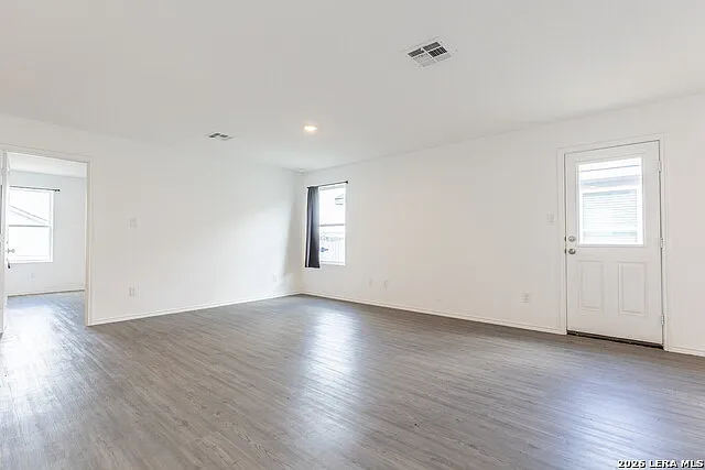 4136 Cove Fls — Photo 7