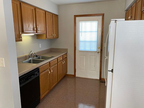 3rd image of 2055 Hidden Valley Ct