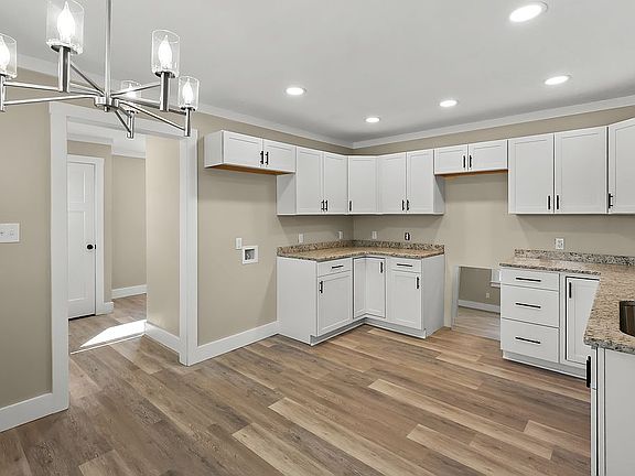 KITCHEN looking into laundry