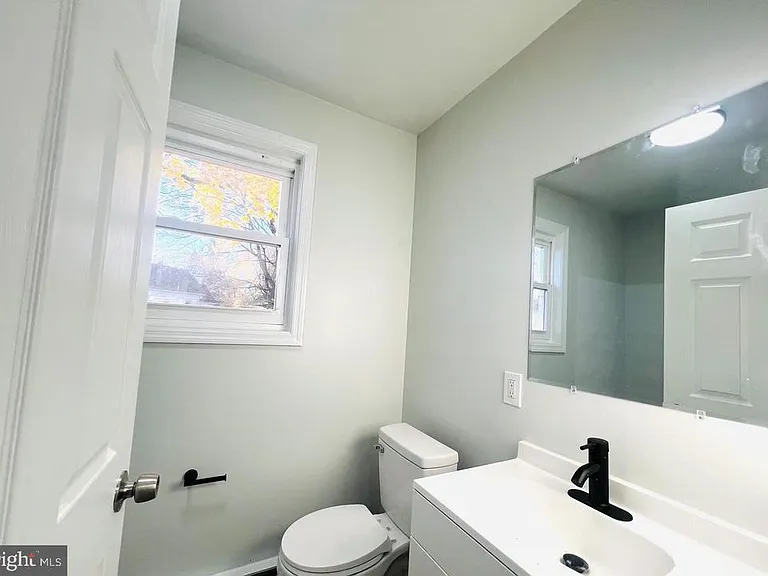 401 Bluebell Rd #B — Photo 9