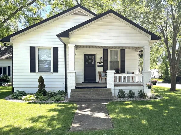 202 E Apple St, Freeburg, IL 62243
