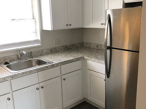 3rd image of 17 Goslee Dr APT 47
