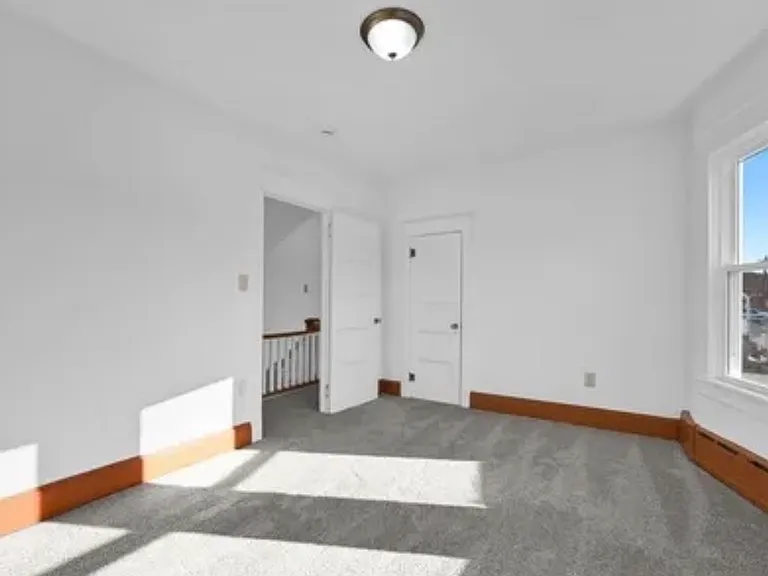 8 N Wolfe St — Photo 17