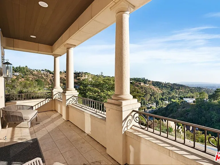 8 Beverly Ridge Ter — Photo 41