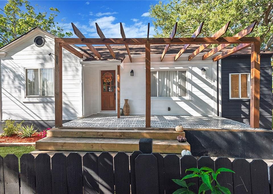 1st image of 4400 44TH AVENUE N