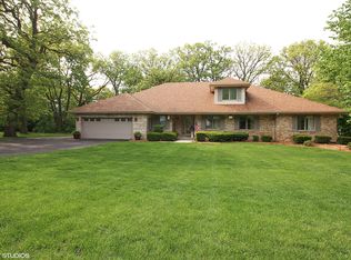 2050 Bittersweet Dr, Saint Anne, IL 60964