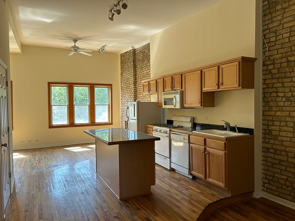 1st image of 525 N Ashland Ave #2