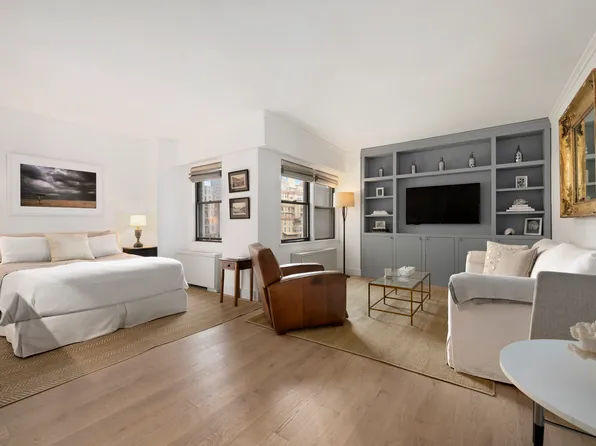 201 East 21st Street 12M image 1 of 6