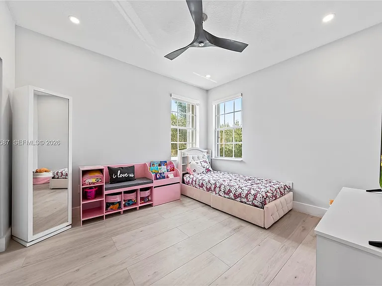 18742 SW 55th St — Photo 37