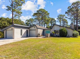 121 Pine Lake Rd, Cape Carteret, NC 28584