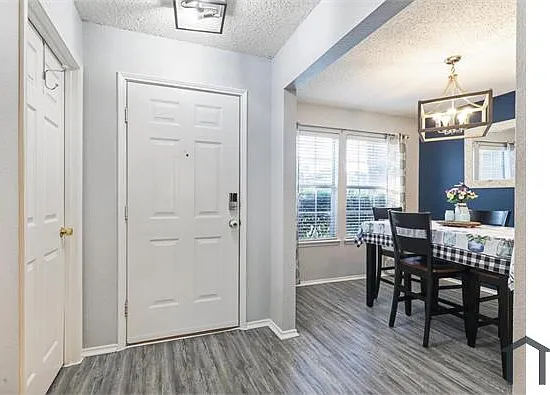 1109 Post Oak Trl — Photo 10