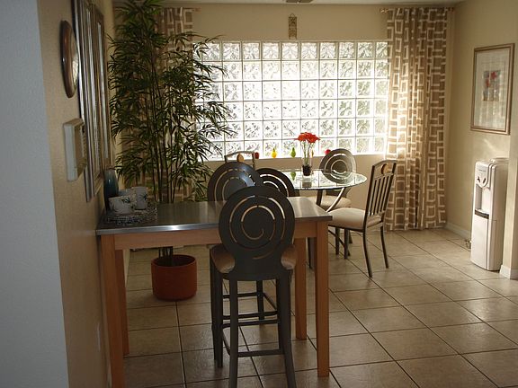 Upstairs Kitchen Eat-in