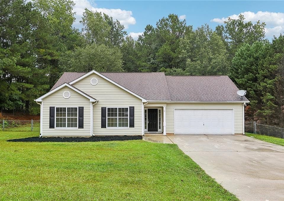 1st image of 10 Macedonia Woods Dr