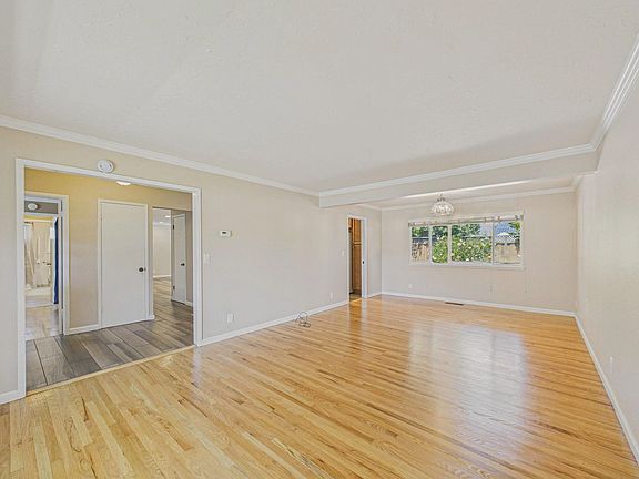 4th image of 5524 Starcrest Dr