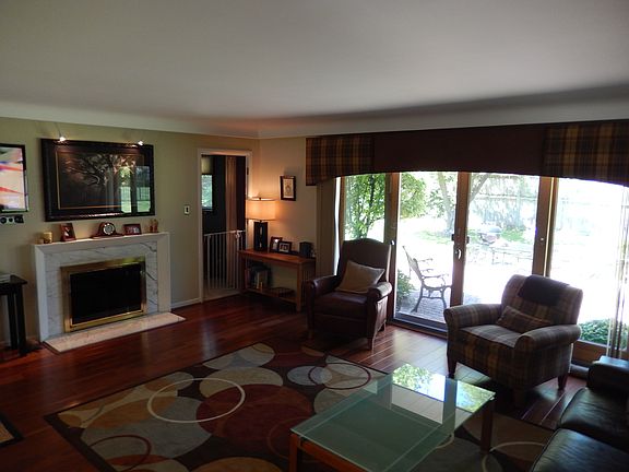 3rd image of 26005 Berkley Ave