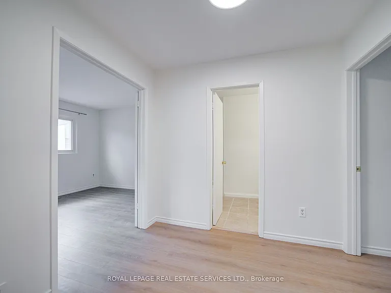 3500 Glen Erin Dr #4 — Photo 17
