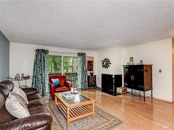 3rd image of 7501 Ruby Dr SW APT I204