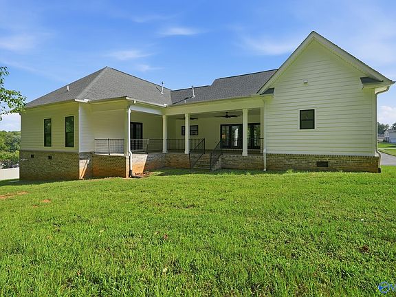 2nd image of 427 Meadow Winds Cir