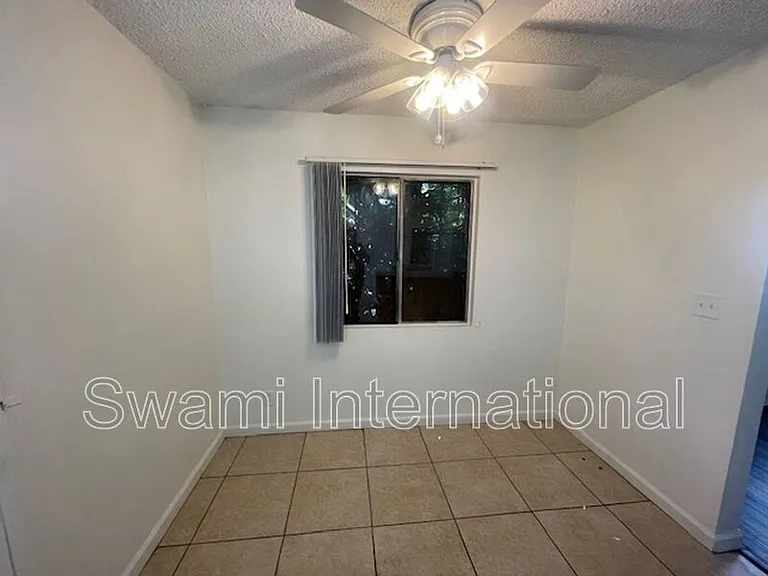 1303 W 107th St — Photo 12