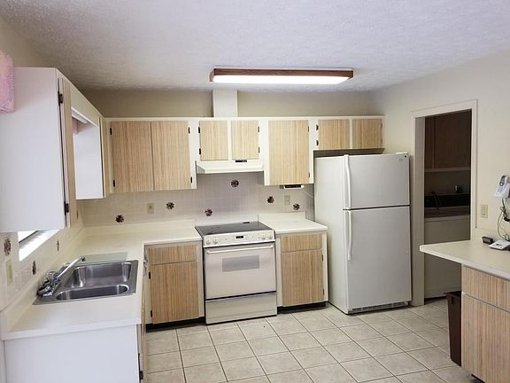 3rd image of 2318 SE Shelter Dr