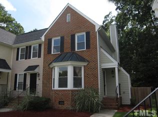 16 Forest Gln, Chapel Hill, NC 27517