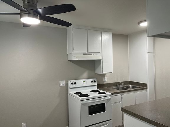 5th image of 298 Eddie Dr APT 2