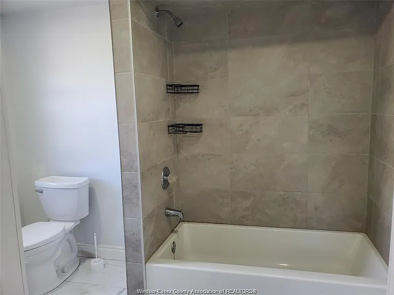 348 Caroline St — Photo 14
