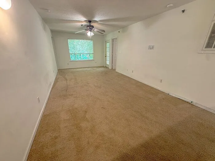 4 bed, 4.0 bath, 1219 sqft, $2,000 — Photo 3
