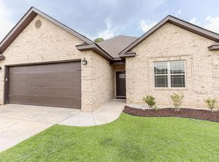 202 Gray Fox Xing, Bonaire, GA 31005